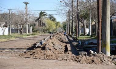 AVANZA LA CONSTRUCCIÓN DE CORDÓN CUNETA