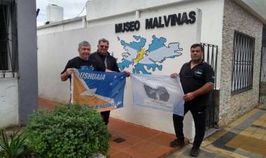 VISITA DEL VETERANO  JUAN VERA   AL MUSEO MALVINAS DE NUESTRA CIUDAD