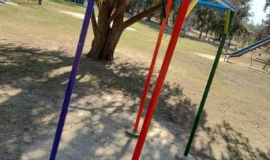 INTENDENTE NATALIO LATTANZI Y LOS JUEGOS ARTESANALES EN EL PARQUE MUNICIPAL