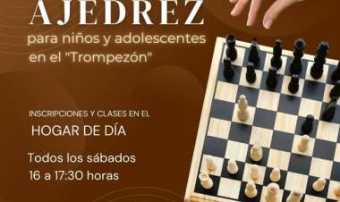 CLASES DE AJEDREZ EN "EL TROMPEZON"