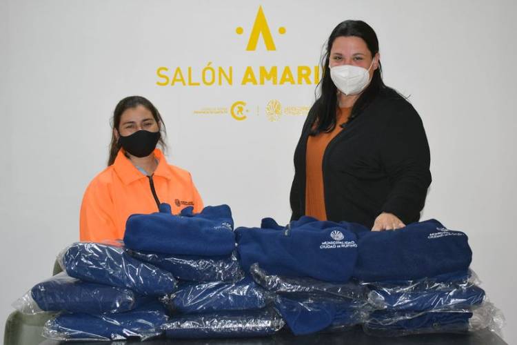 ENTREGA DE ROPA A INSPECTORES