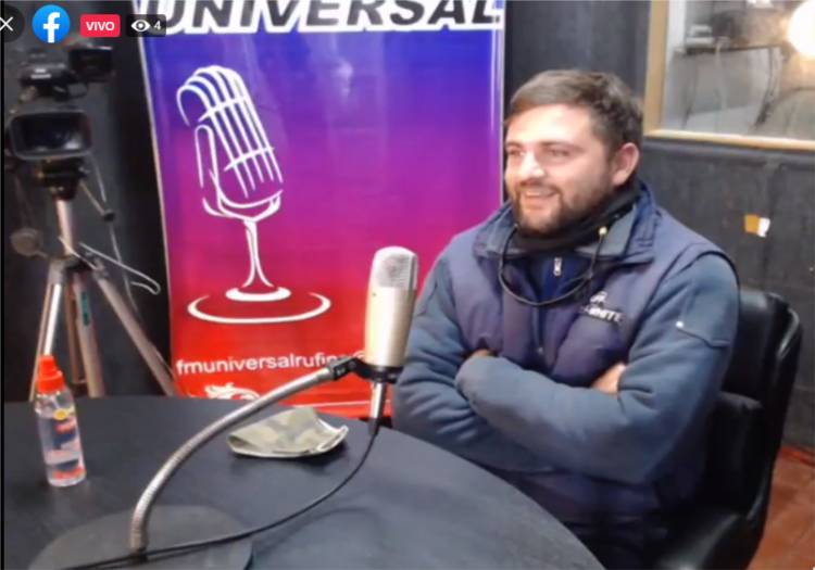 Joaquin Molina en el estudio ,luego de su participación en La Voz Argentina