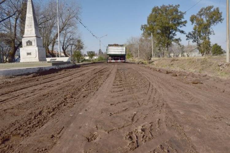 NIVELACION Y EMPEDRADO EN BOULEVARD 25 DE MAYO