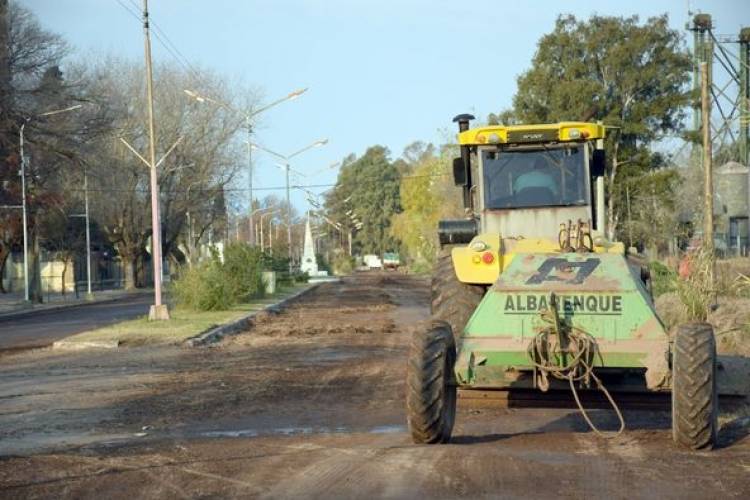 NIVELACION Y EMPEDRADO EN BOULEVARD 25 DE MAYO