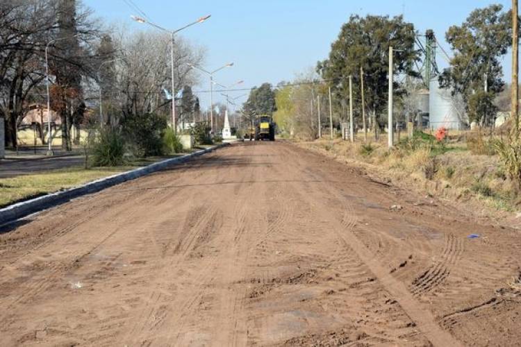 NIVELACION Y EMPEDRADO EN BOULEVARD 25 DE MAYO