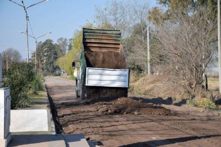 NIVELACION Y EMPEDRADO EN BOULEVARD 25 DE MAYO