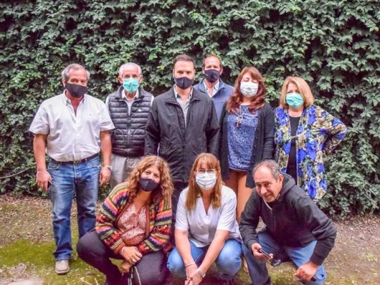 SENADOR ENRICO: LE ENTREGAMOS LA SUBSISTENCIA DE PERSONERIA JURIDICA AL ROTARY CLUB RUFINO