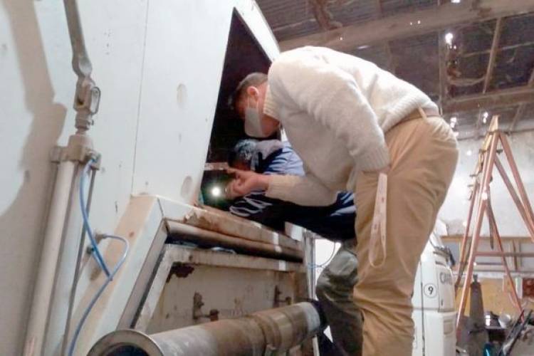 MAQUINARIA EN REPARACIÓN