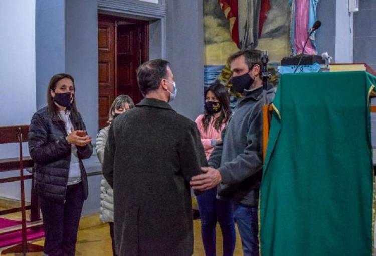 SANCTI SPIRITU- SENADOR ENRICO- PRESENTES EN LAS IGLESIAS