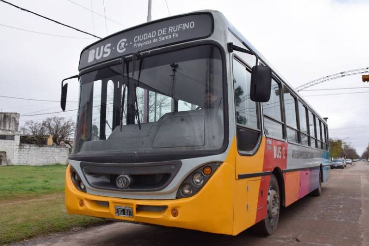 VUELVE A FUNCIONAR EL COLECTIVO