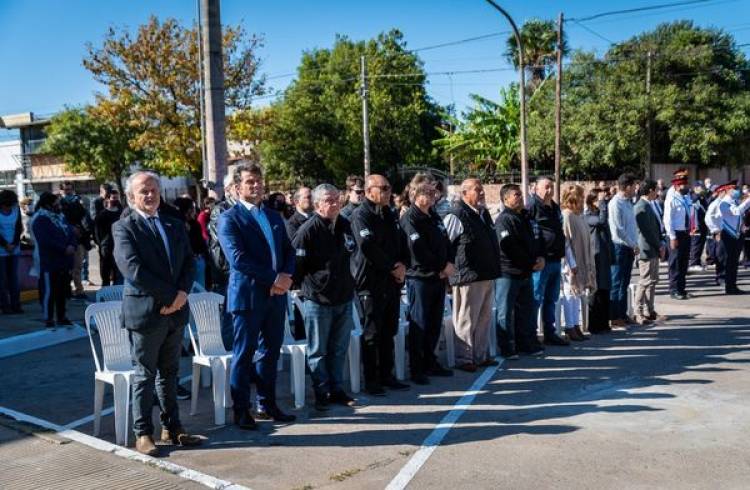 ACTO EN LA RENOVADA PLAZOLETA 2 DE ABRIL