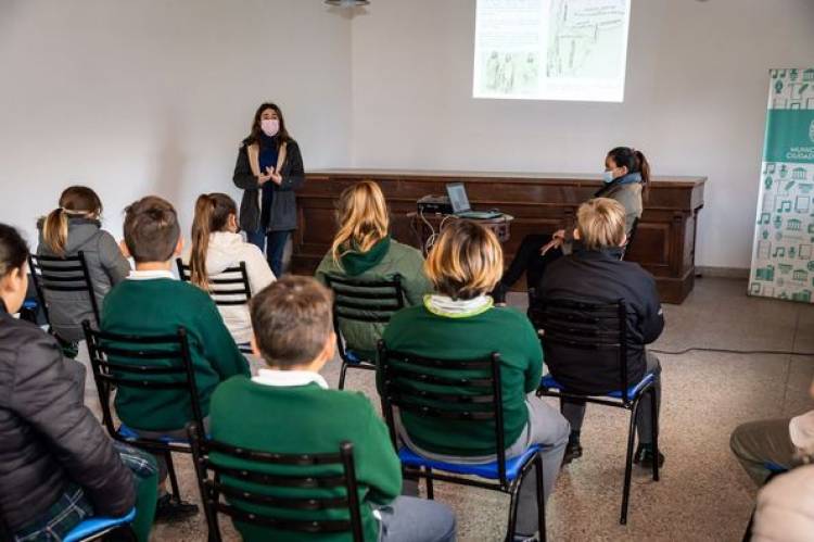 CHARLA SOBRE PUEBLOS ORIGINARIOS
