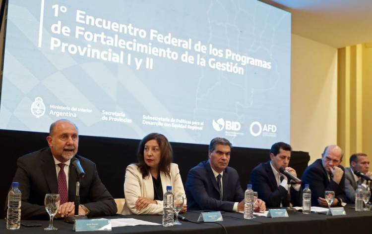 GOBERNADOR OMAR PEROTTI EN CENTRO CULTURA KICHNER