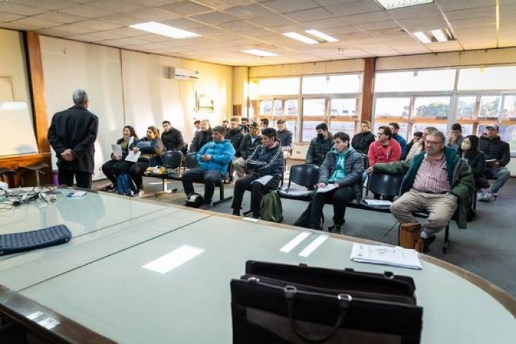 COMENZO EL CURSO DE SOLDADOR BASICO (21/5)