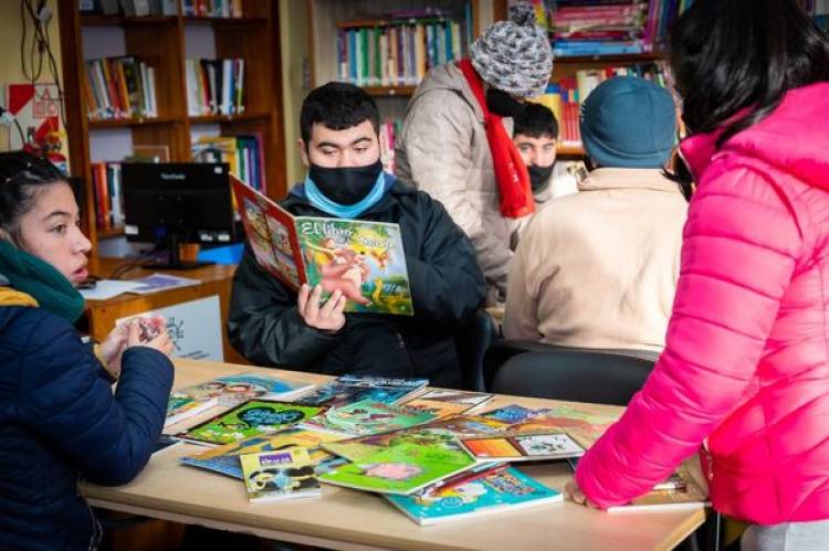 VISITA A LA BIBLIOTECA