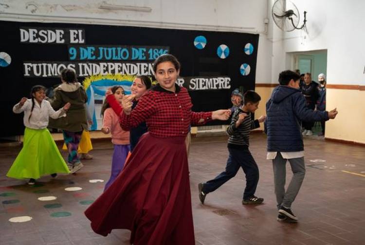 ACTO DIA DE LA INDEPENDENCIA EN ESCUE LA  6426