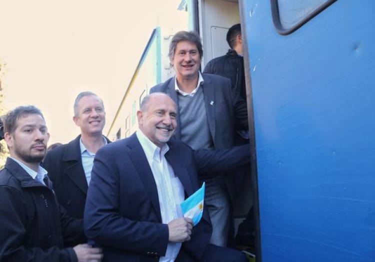 GOBERNADOR OMAR PEROTTI EN INAUGURACION TREN ROSARIO- CAÑADA DE GOMEZ-