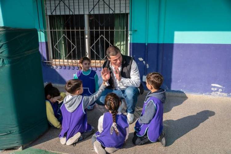 INTENDENTE NATALIO LATANZZI VISITA JARDIN N1 50 Y N1 320 (26/8)