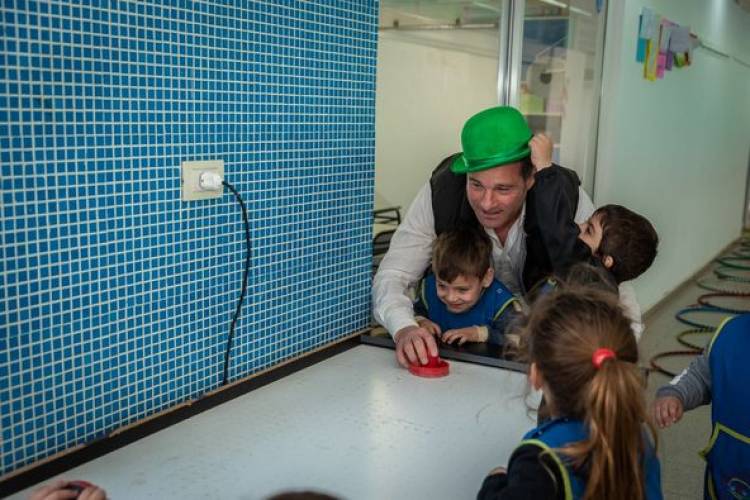 INTENDENTE NATALIO LATANZZI VISITA JARDIN N1 50 Y N1 320 (26/8)