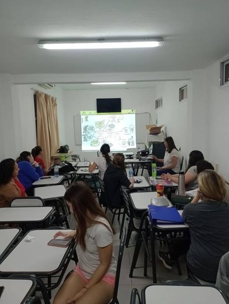 CAPACITACION EN ALIMENTOS PARA ESTUDIANTES