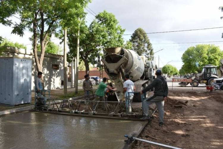 SUMAMOS UNA CUADRA DE PAVIMENTO