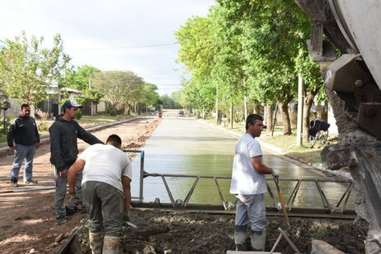 SUMAMOS UNA CUADRA DE PAVIMENTO