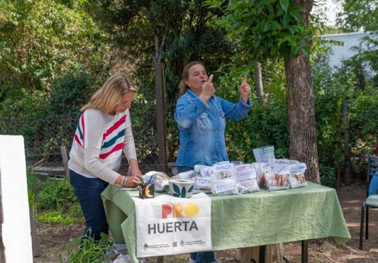 ENTREGA DE SEMILLAS EN EL HOGAR