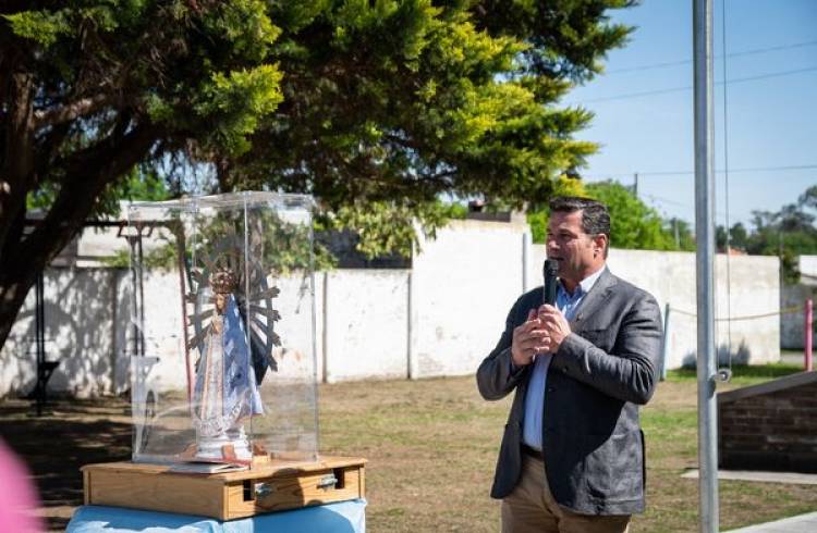 INTENDENTE NATALIO LATTANZI RECIBIO A LA VIRGEN DE LUJAN