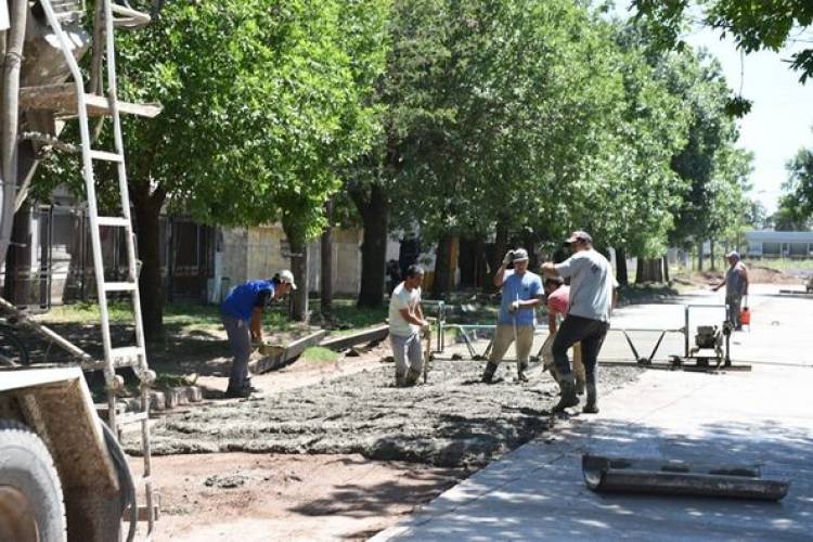 PAVIMENTO EN CALLE JOSE HERNANDEZ