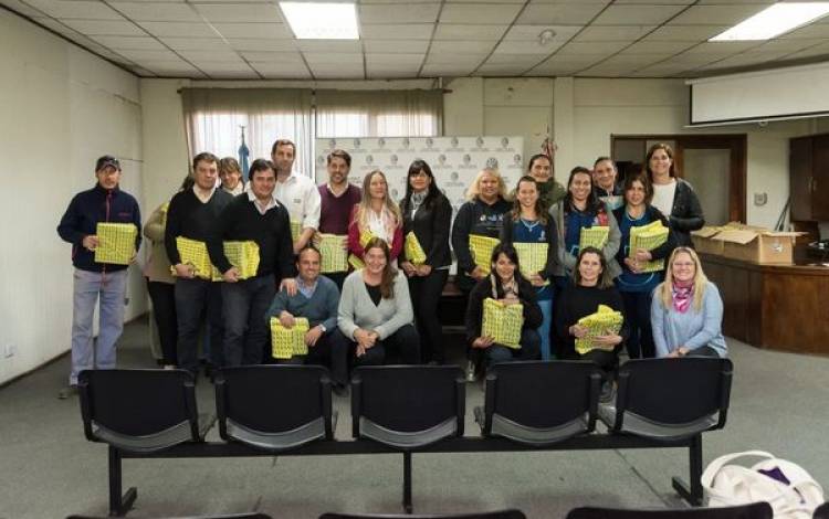 ENTREGA DE UTILES ESCOLARES