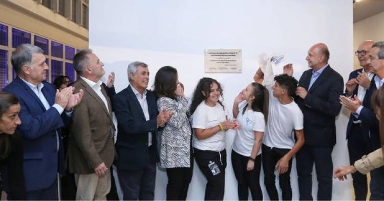 GOBERNADOR OMAR PEROTTI EN ROSARIO