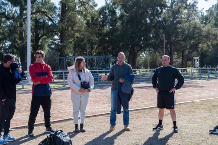 VISITA A LA ESCUELA DE ATLETISMO