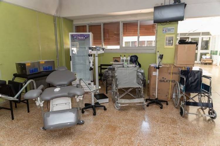 ENTREGA DE ELEMENTOS DEL BANCO DE GALICIA AL HOSPITAL SAMCO