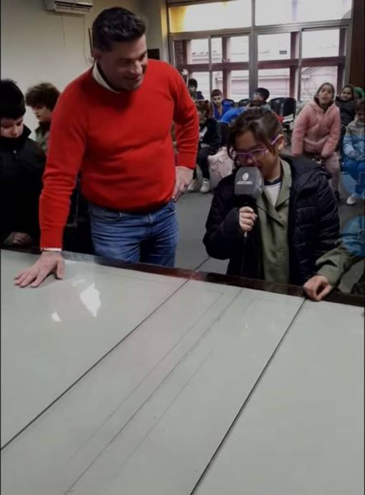 INTENDENTE NATALIO LATTANZI VIVIO EXPERIENCIA CON NIÑOS DE ESCUELA N° 6031