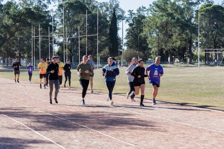 ENTRENAMIENTO EN ESCUELA DE ATLETISMO