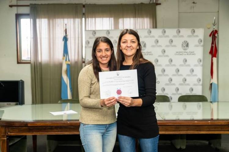 ENTREGA DE CERTIFICADOS DE LA ESCUELA DE OFICIOS DE UNR