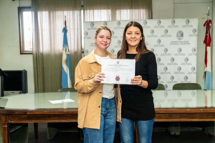 ENTREGA DE CERTIFICADOS DE LA ESCUELA DE OFICIOS DE UNR