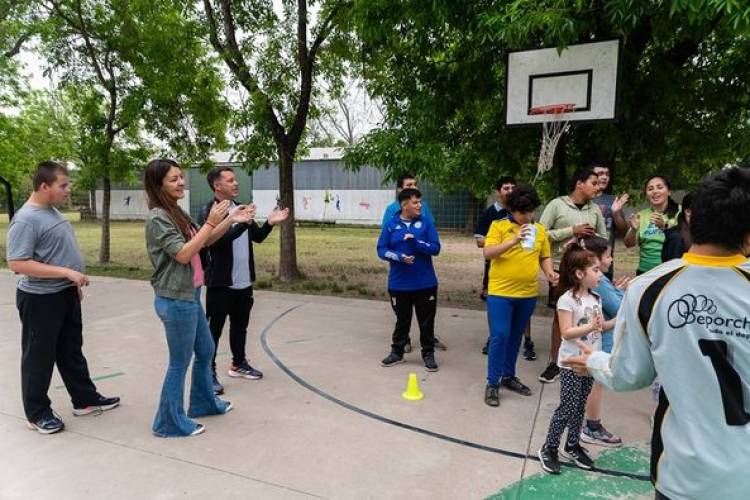  CENTRO DE EDUCACION FISICA  CON CELEBRACION