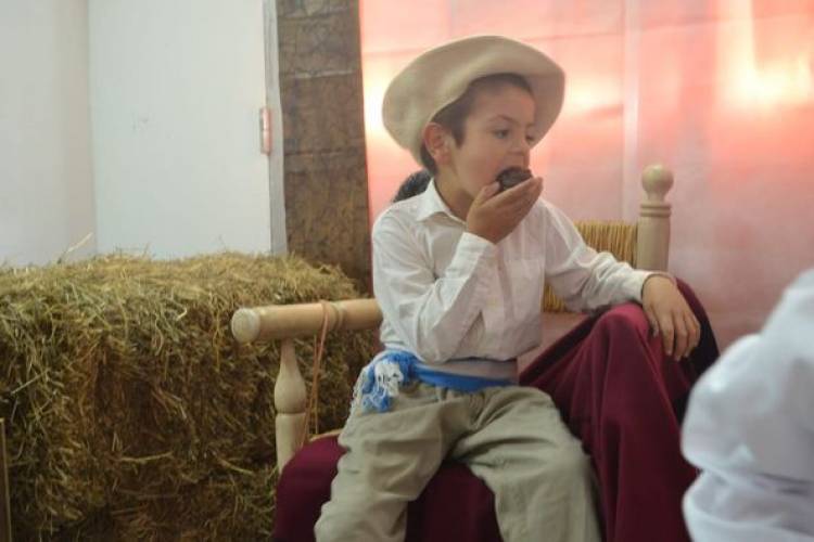 DIA DE LA TRADICION Y DE LA FAMILIA EN EL CAF