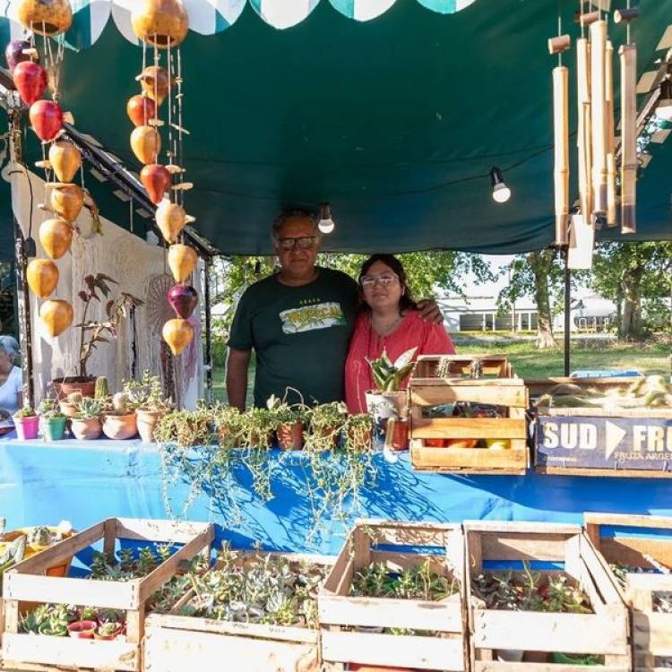 FERIA DE ARTESANOS Y MERCADO FRESCO