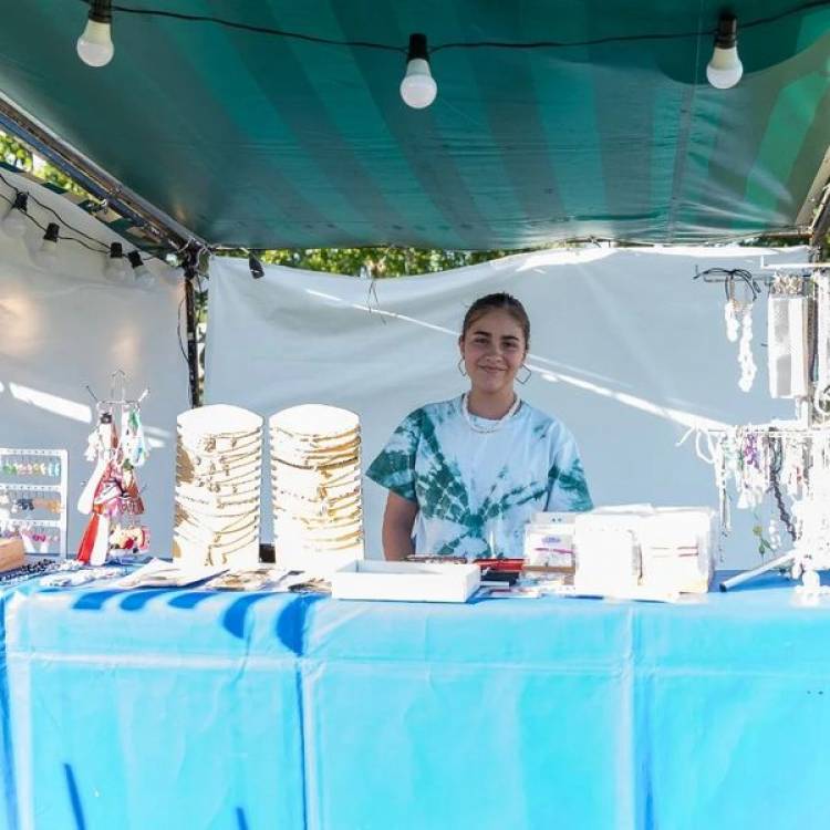 FERIA DE ARTESANOS Y MERCADO FRESCO