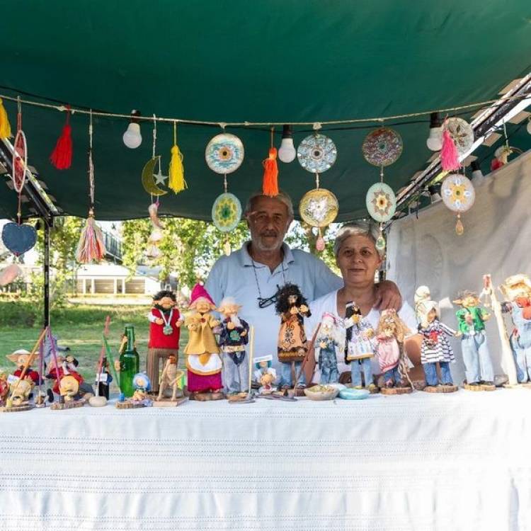 FERIA DE ARTESANOS Y MERCADO FRESCO