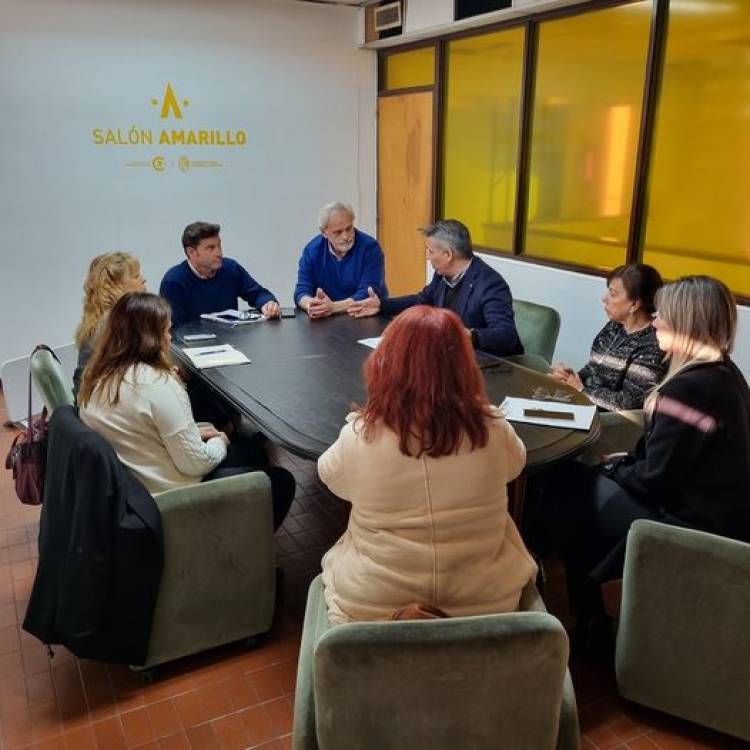 NTENDENTE NATALIO LATTANZI Y EL JEFE DE GABINETE ARTURO PATIMO CON REPRESENTANTES DEL COLEGIO DE CORREDORES INMOBILIARIOS