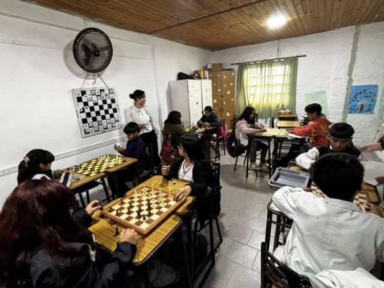 EL TALLER DE AJEDREZ LLEGO A LA ESCUELA 1288