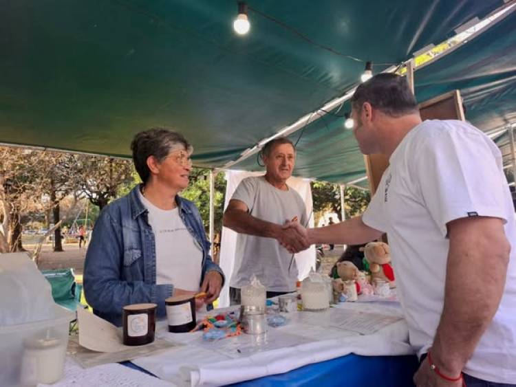 CERRAMOS EL FIN DE SEMANA CON FERIA