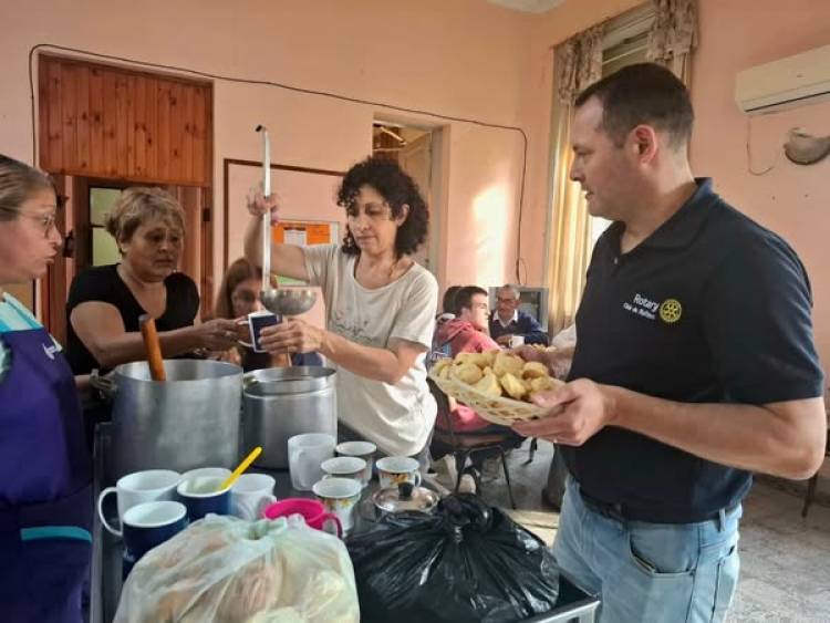 TARDE DISTINTA EN SALAS COBO