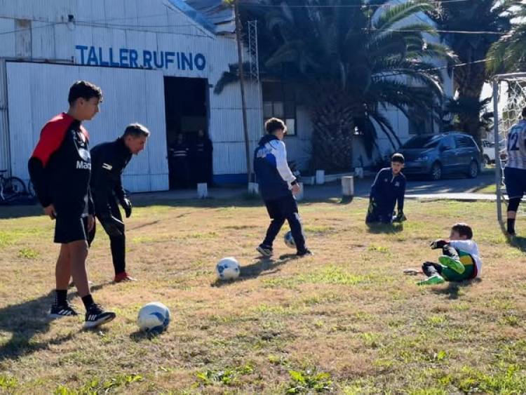 SE REALIZO LA CLINICA PARA ARQUEROS