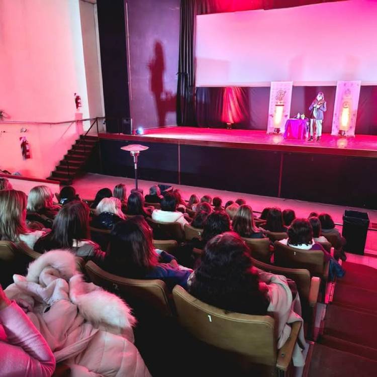 VIVIANA RIVERO PRESENTO "LOS SOLES DE SANTIAGO" EN RUFINO