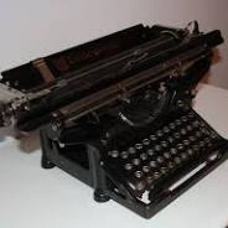 23 DE JUNIO: DIA DE LA MAQUINA DE ESCRIBIR