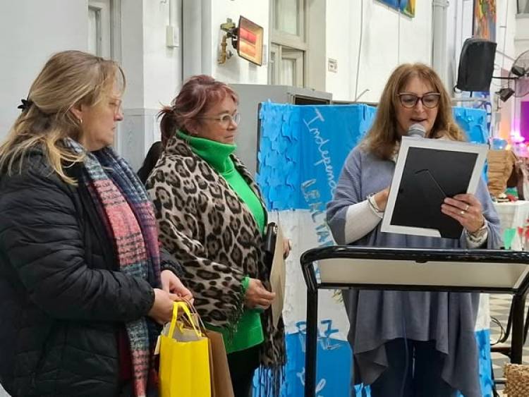 DE TURISTAS POR ARGENTINA EN LA EESO 221